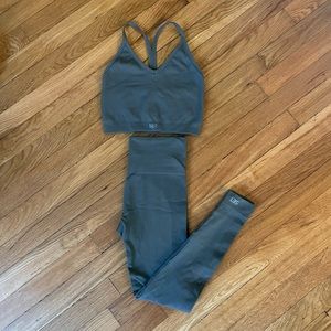 SET active olive green workout set